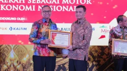 Gubernur Ahmad Luthfi Raih Penghargaan Tokoh Penggerak UMKM dan Ekonomi Kreatif