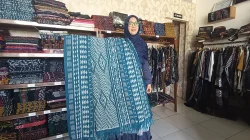 Dari Ibu Rumah Tangga ke Eksportir Tenun Troso Jepara, Leoni Buktikan Perempuan Bisa Menembus Pasar Dunia