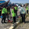 Menuju Adiwiyata Nasional, SDN Bangsalrejo Pati Gencarkan Aksi Bersih Pesisir dan Pasar