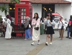 Libur Sekolah, Kawasan Kota Lama Semarang Diserbu Wisatawan