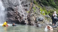 Dipercaya Punya Air Bertuah Penyembuh Penyakit, Air Terjun Montel Kudus Diserbu Ratusan Wisatawan