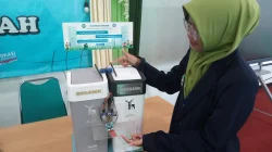 Siswa SMK Assa’idiyah Kudus Raih Juara 3 Nasional Berkat Inovasi Tempat Sampah Sensorik Eco Waste Tracker