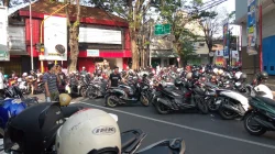 Peserta CFD Kudus Membeludak, Omzet Juru Parkir Melonjak Drastis