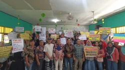 Khawatir Pengaruhi Mental Anak, Puluhan Wali Murid Protes Tolak Penggabungan SDN Plantaran 2 dan 3