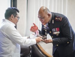 Surprise HUT Bhayangkara ke-80, Ketua DPRD Kendal Datangi Kapolres, Tegaskan Sinergi Jaga Kondusivitas Daerah