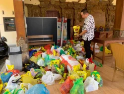 Diduga Bau Solar, Ratusan Warga Desa Plajan Jepara Kembalikan Bantuan MinyaKita