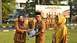 Puluhan Guru di Batang Terima SK Kenaikan Pangkat, Pj Sekda Tekankan Profesionalisme