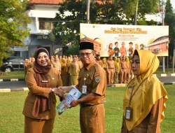 Puluhan Guru di Batang Terima SK Kenaikan Pangkat, Pj Sekda Tekankan Profesionalisme