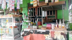 Kepedulian PLN, YBM UIK Tanjung Jati B Salurkan Bantuan Usaha dan Sembako untuk Bu Ifa