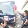 Tangis Haru Mengiringi Langkah 156 Pekerja Buruh Tembakau Menuju Tanah Suci
