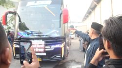 Tangis Haru Mengiringi Langkah 156 Pekerja Buruh Tembakau Menuju Tanah Suci